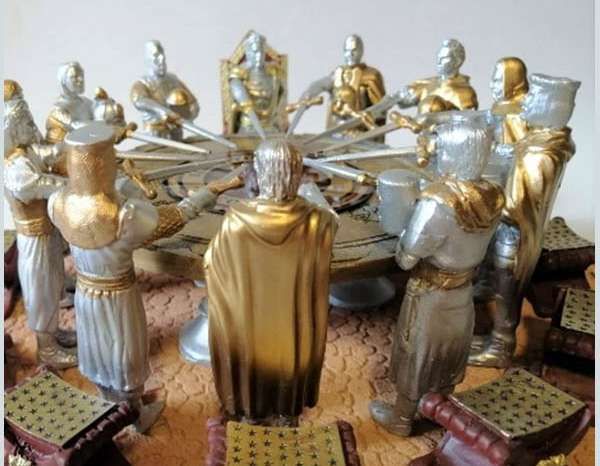 Estatuillas de Caballeros de la Mesa Redonda