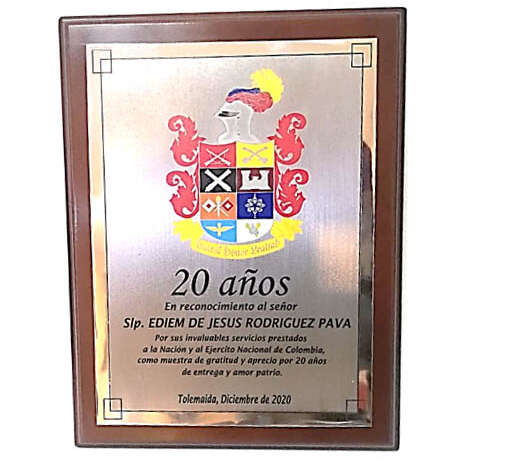 retablo en acero y madera